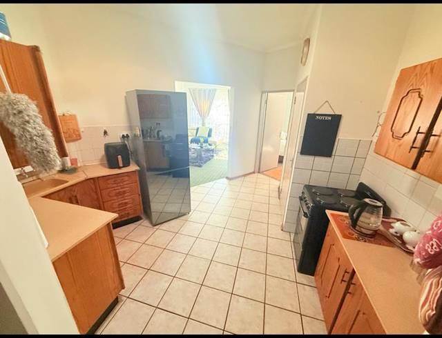 2 BEDROOM TOWNHOUSE FOR SALE IN VANDERBIJLPARK CW 6